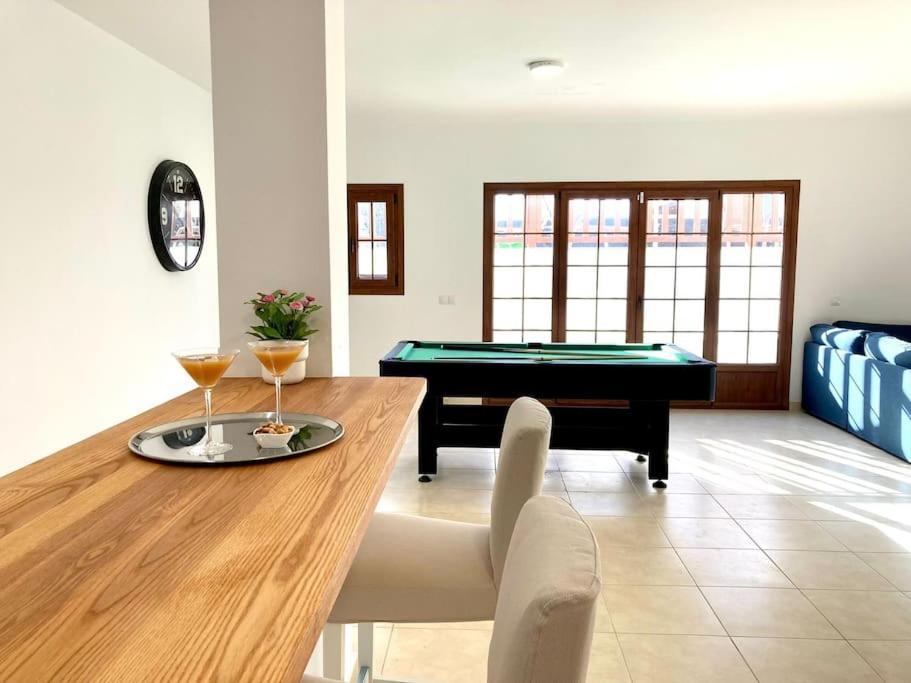 Luxury 4-Bedroom Villa With Heated Pool + Sea View Playa Blanca  Exteriér fotografie