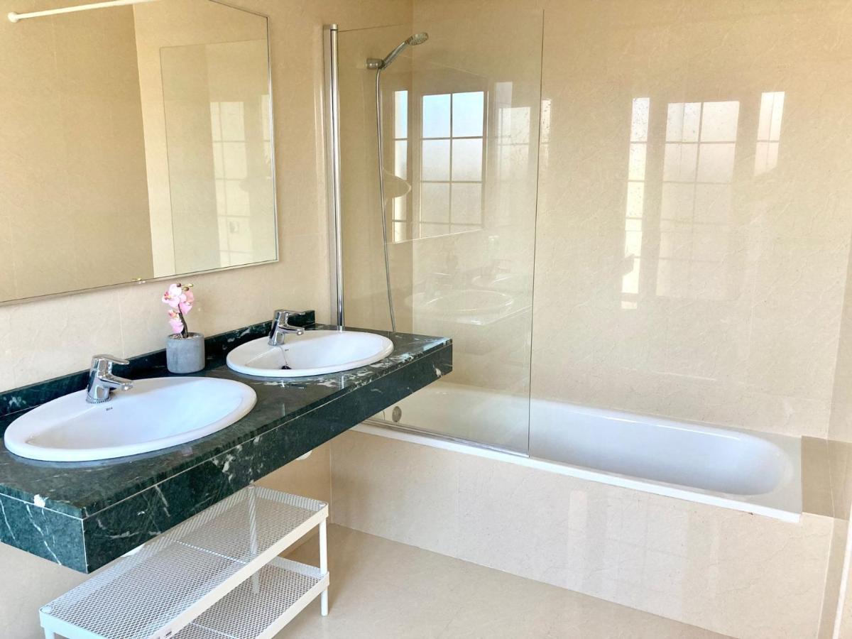 Luxury 4-Bedroom Villa With Heated Pool + Sea View Playa Blanca  Exteriér fotografie